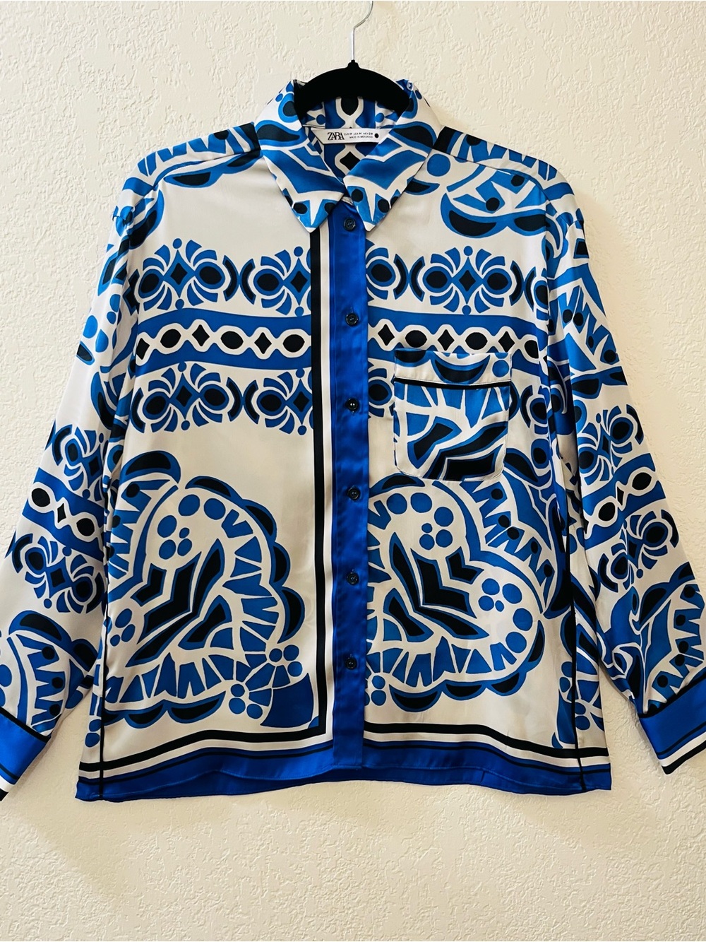 Zara White and Blue Bold Pattern Button-Down Shirt